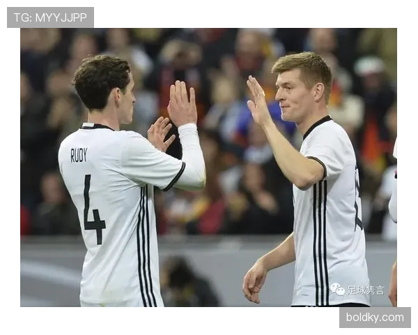 德国体系如何重塑克罗斯与皮尔洛的控球角色分化