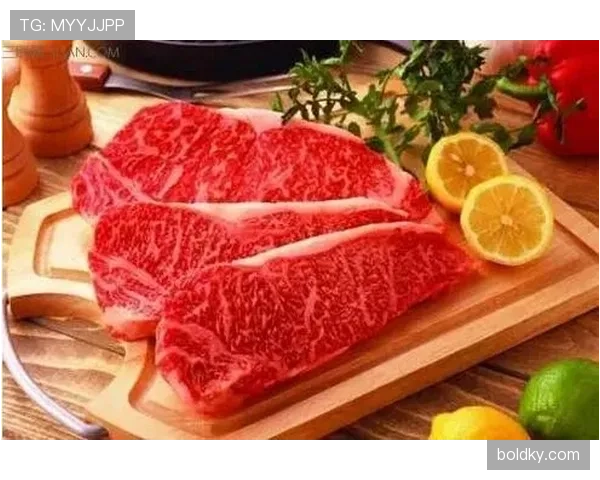 乔恩·琼斯家冰箱里塞满牛排，训练完直接啃一整块